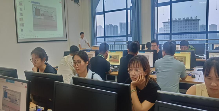 信息工程学院实训中心开展新入职教师培训 筑牢开学实训教学安全防线